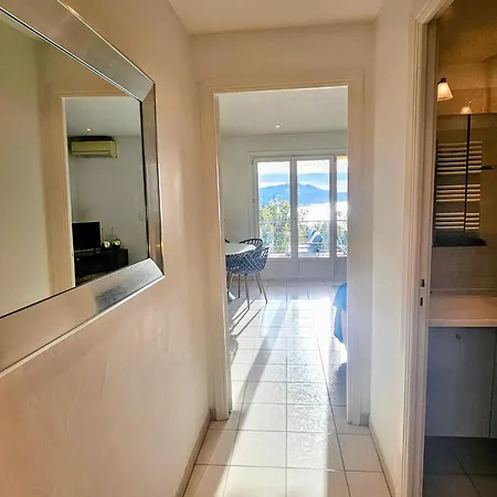 Center Bay & Port Sea View Front Apartment *