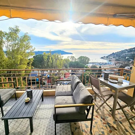 Center Bay & Port Sea View Front Apartment