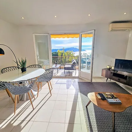 Apartment Center Bay & Port Sea View Front